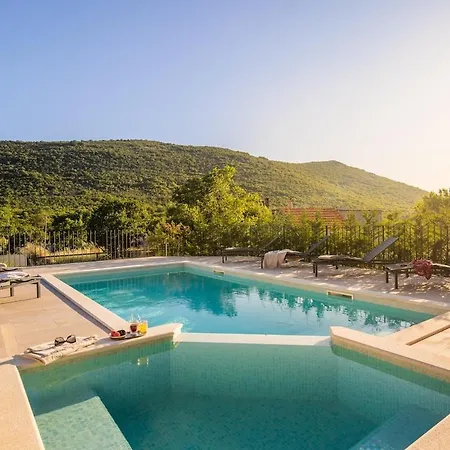 Villa Harmony - Luxury Family Oasis In Nature *